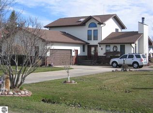 2995 Midshipman Dr, Au Gres, MI 48703