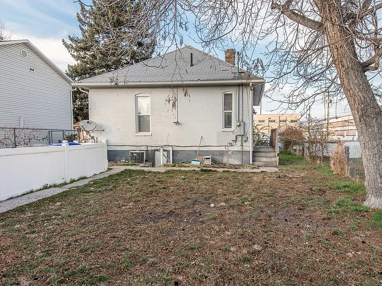 78 E Southgate Ave — Photo 14