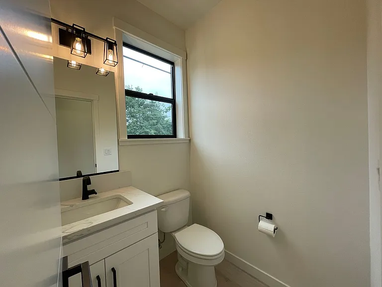 8191 N Haven Ave — Photo 16