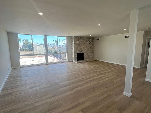 4th image of 810 20th St APT 6