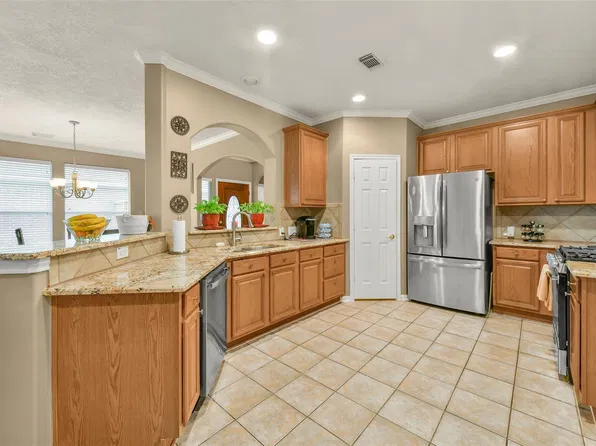 2310 Messina Dr, Pearland, TX 77581