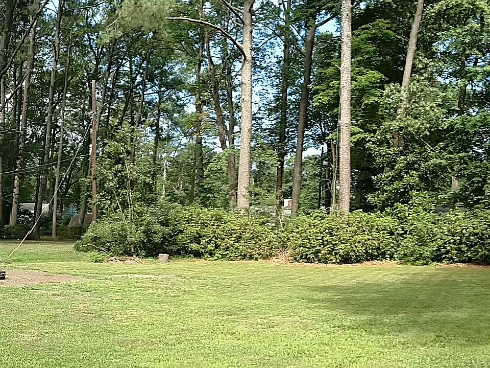1st image of 127 Longwood Dr