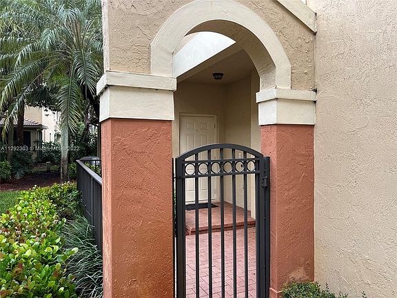 3rd image of 4207 Vineyard Cir #4207