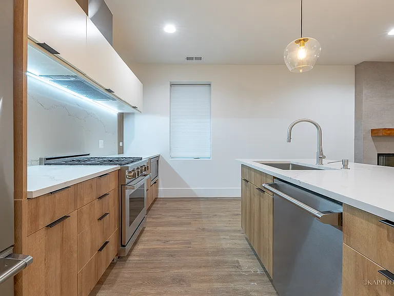 2110 W Washington Blvd #1 — Photo 7