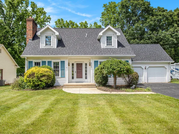 605 N Dr E, Marshall, MI 49068