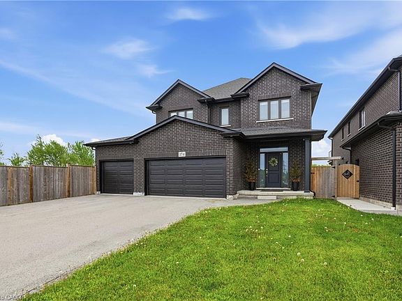 3rd image of 374 Viger Dr