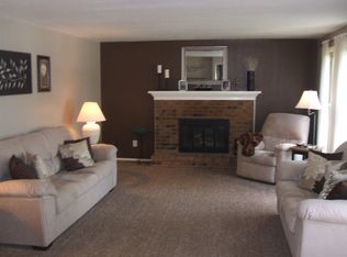 9103 Woodridge Dr, New Haven, IN 46774