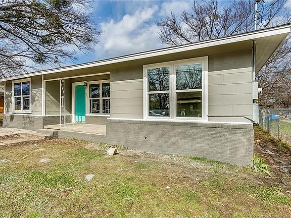 2nd image of 405 E Pecan St