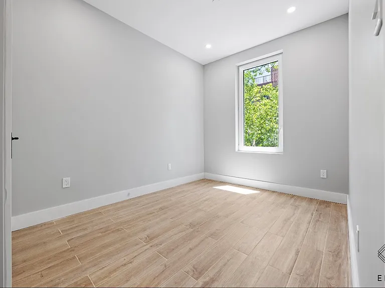 809 Midwood St #3B — Photo 8