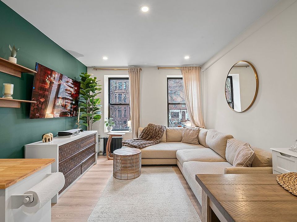 1st image of 300 8th Ave APT 1M
