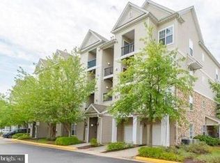 5136 Brittney Elyse Cir APT B, Centreville, VA 20120