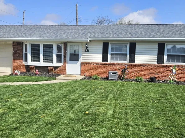 8504 W Fairview Dr, Yorktown, IN 47396