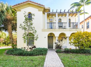 18 Stoney Dr, Palm Beach Gardens, FL 33410