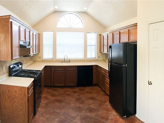 5th image of 612 Red Cloud Dr