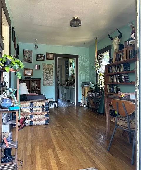 941 N Morgan St — Photo 1
