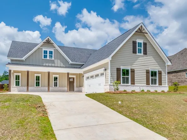 620 Charleston Mills Dr, Midland City, AL 36350