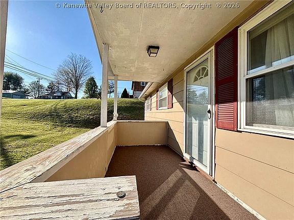 5th image of 2530 Greenhills Rd
