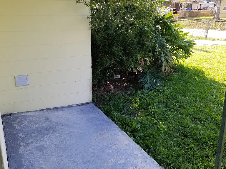 2911 Sanka Dr — Photo 14