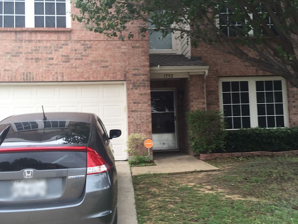1st image of 1592 Crown View Dr