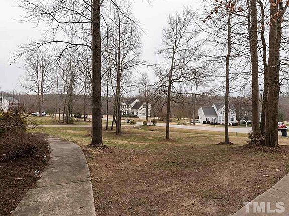 5th image of 737 Raymond Dr