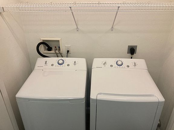 Washer/Dryer in Bathroom