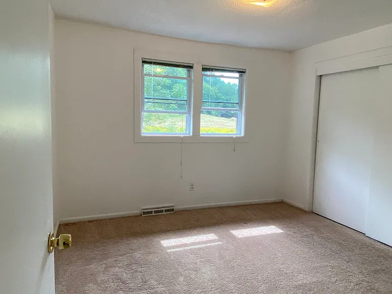 Cochran Rd — Photo 10
