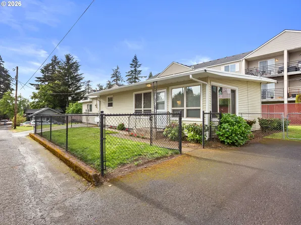 2216 E 18th St, Vancouver, WA 98661