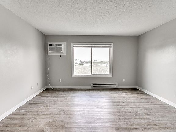 3rd image of 725 S 11th St #10815054