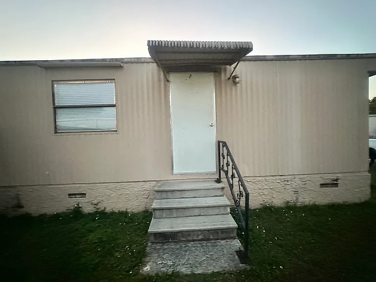 11886 Watergate Cir — Photo 19