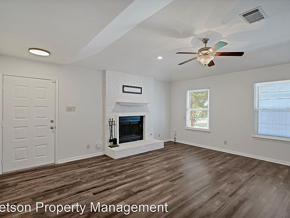 5th image of 1709 Greenlawn Blvd
