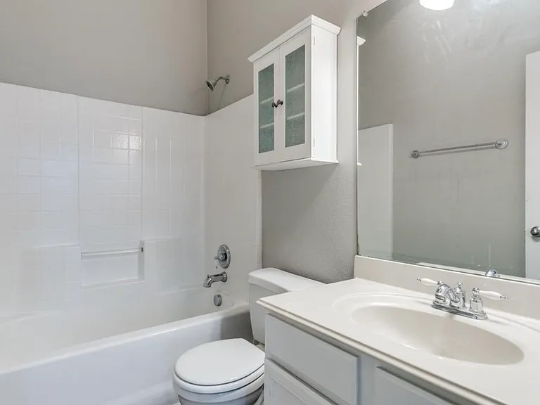 3725 Vienna St — Photo 8