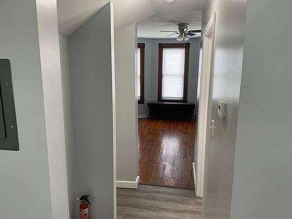 5th image of 743 Summit Ave