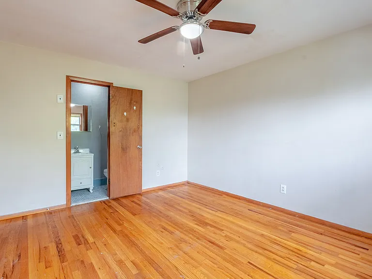 430 Sylvan St #1 — Photo 11