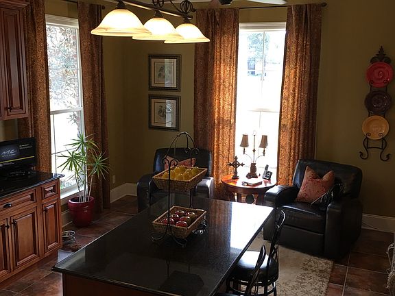Kitchen/Keeping Area