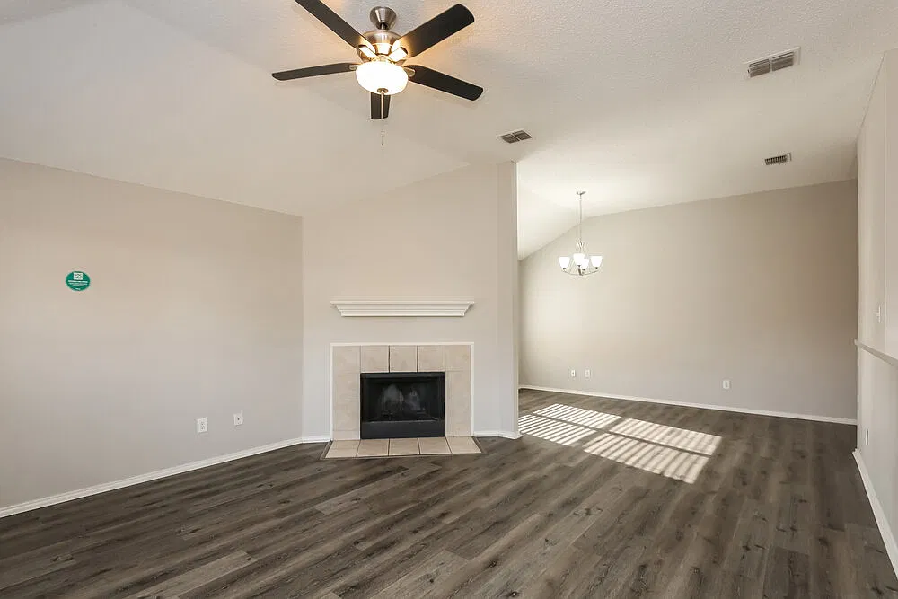 4 bed, 2.0 bath, 1675 sqft, $2,030 — Photo 3