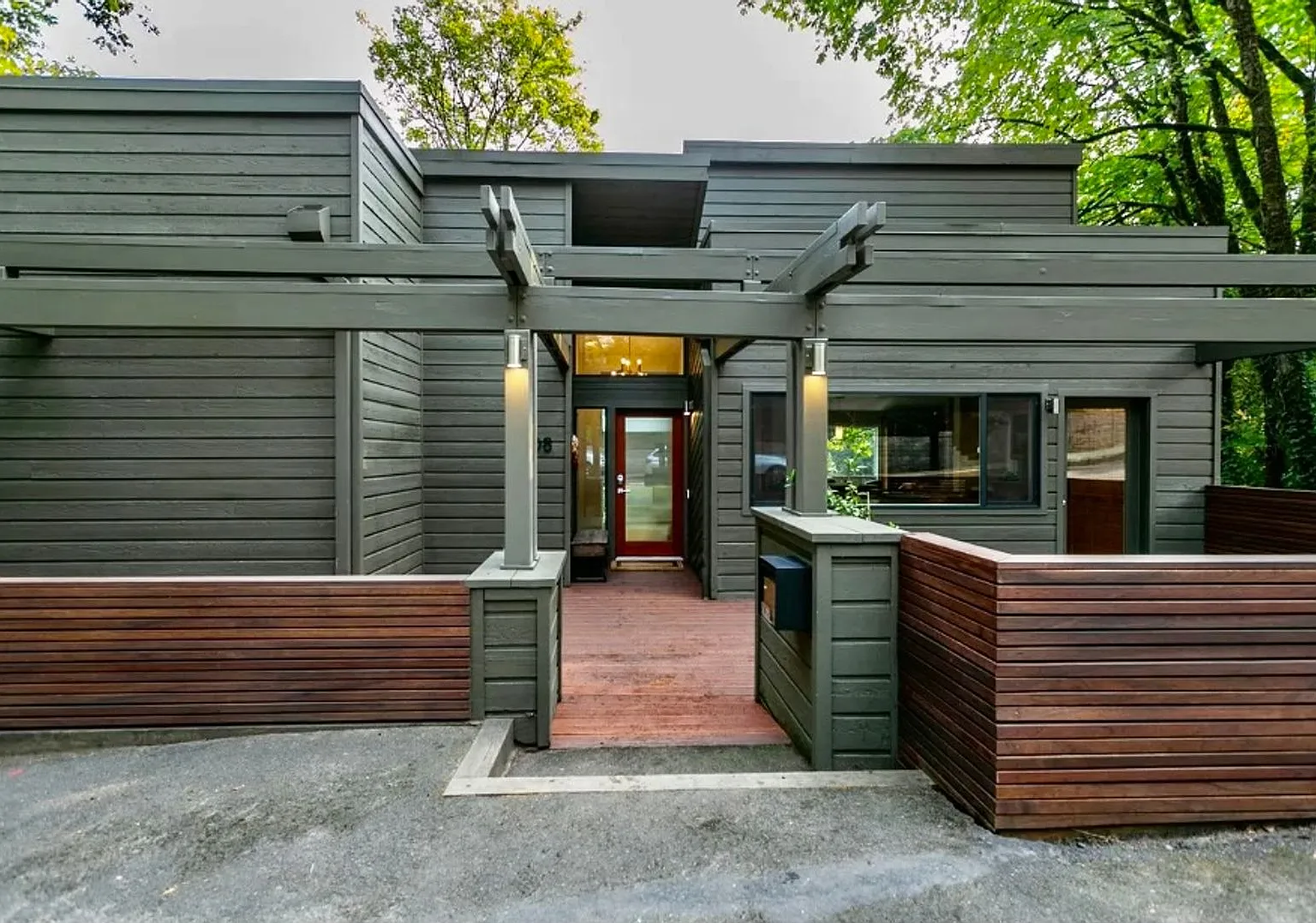 Stunning Contemporary Architectural Gem Near NW 23rd in the Coveted West Hills Arlington Heights ... — Photo 2
