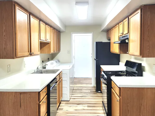 10216 Prince Pl APT 201, Upper Marlboro, MD 20774