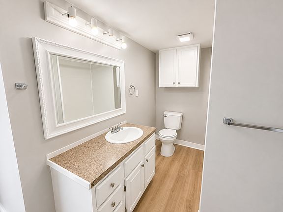 5th image of 25 Clinton St APT 3