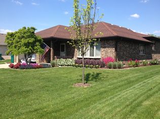 851 Young St, Lemont, IL 60439