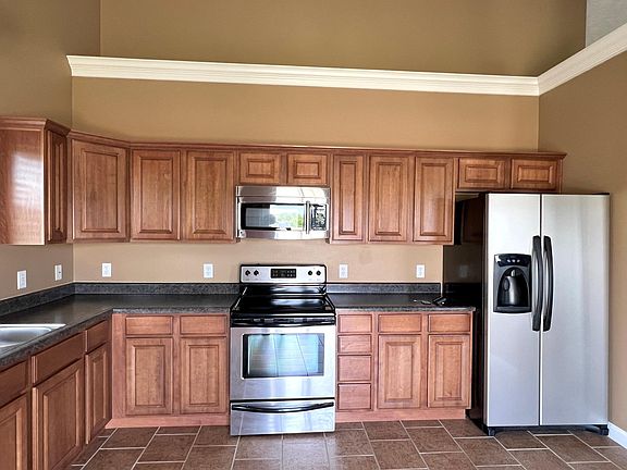 5th image of 1604 W Candlewick Ln