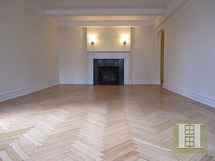 4th image of 210 E 68th St APT 3C