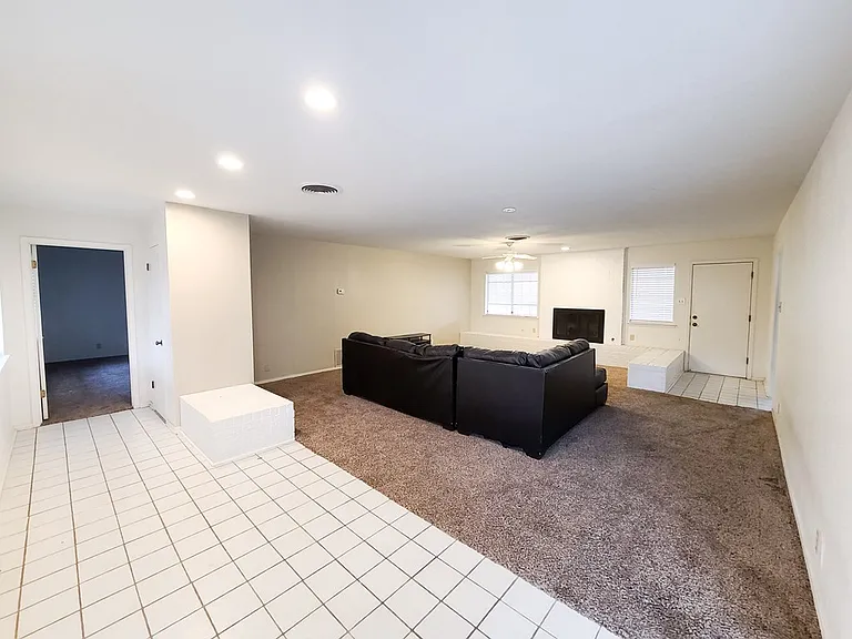 2900 Goddard Pl — Photo 3