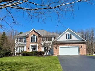 566 Dunnbridge Dr, Webster, NY 14580