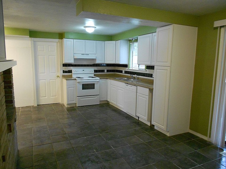 1st image of 5023 19th Ave SE