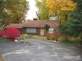 627 S Pontiac Trl, Walled Lake, MI 48390
