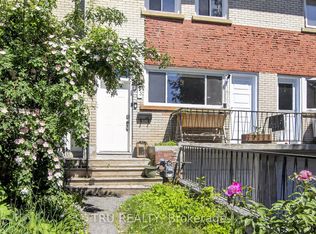1253 Emperor Ave, Ottawa, ON K1Z 8C4