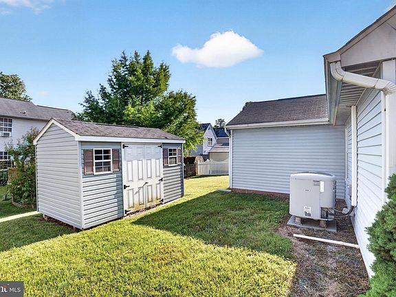 4th image of 4407 Dowery Ln