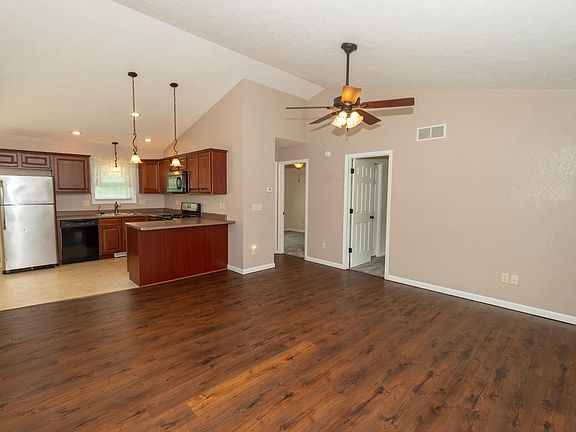 3rd image of 56862 Moyer Ln