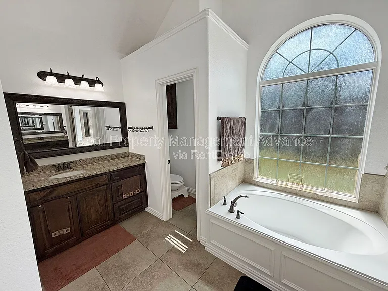 801 Renault Way — Photo 18