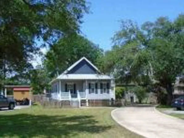 530 Bland Dr, Bridge City, TX 77611